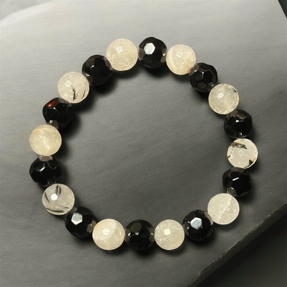 Michelle Stylez11 Other - Men’s Tibetan Quartz & Crystal Beaded Bracelet